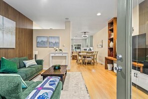 TV, fireplace, DVD player