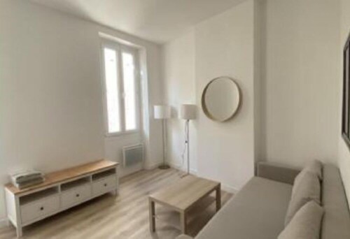 Studio meublé tout équipé neuf