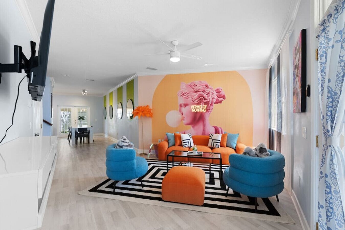 LUX designer SOHO home / Sleeps 13 / Heart of TPA