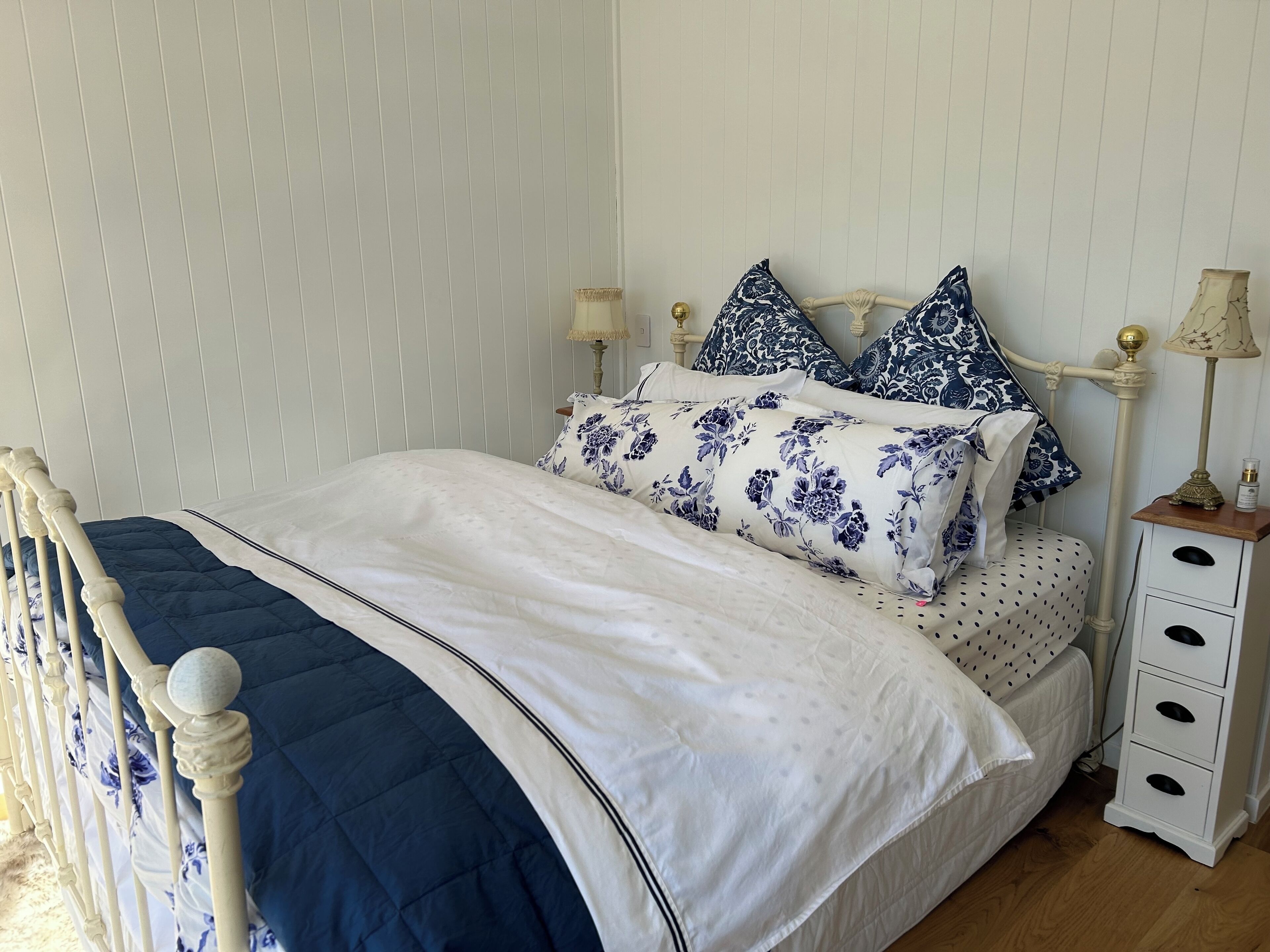 1 chambre, fer et planche à repasser, Wi-Fi, draps fournis