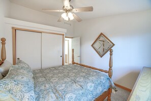 3 chambres, fer et planche à repasser, Wi-Fi, draps fournis