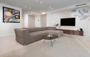 TV - 4 bedroom awesome apartment in Malinska (Malinska)