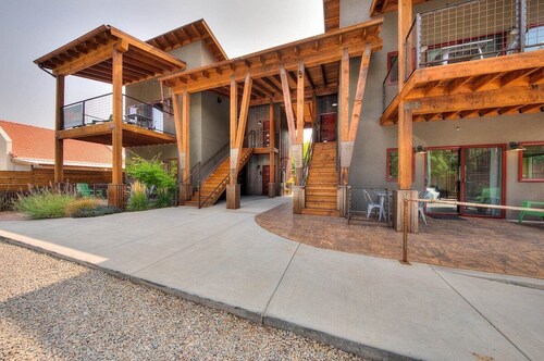 Casa Moab Hideaway | Downtown | Sauna and Fire Pit