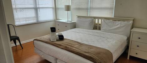 2 bedrooms, iron/ironing board, WiFi, bed sheets