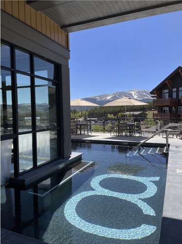 Grand Colorado Peak 8 Ski-in/out 1 Bed/1.5Bath Breckenridge