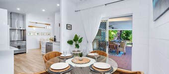 Trinity Charm—Beachside Family Getaway with Pool