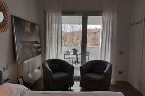 1 habitación, tabla de planchar con plancha, wifi y ropa de cama