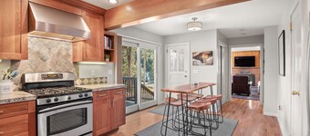 Downtown Evergreen & 10miles to Red Rocks Amphitheatre
 equipped for long stays