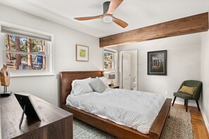 2 bedrooms, WiFi, bed sheets - Downtown Evergreen & 10miles to Red Rocks Amphitheatre
 equipped for long stays (Evergreen)