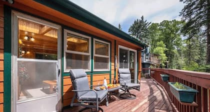Tranquil Stream Cabin; quaint Estes Park cabin!