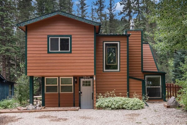 Exterior - Tranquil Stream Cabin; quaint Estes Park cabin! (Glen Haven)
