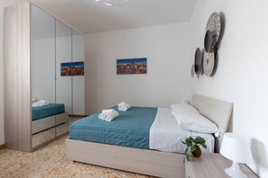 2 bedrooms, iron/ironing board, WiFi, bed sheets - GuestHost - Comfortable 80 sqm apartment, for up to 4 people, located on the 1st floor of a building with lift (not suitable for disabled people). The accommodation is located in a quiet area of Pisa, full of services, ideal for students and families. Th (Pisa)