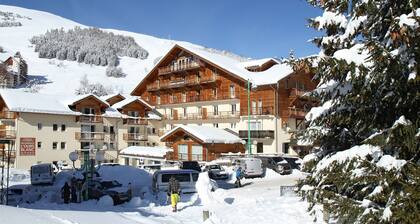 Appartement avec Accès Piscine + Casiers à Ski