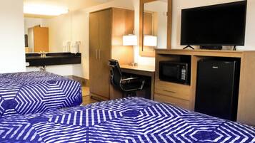 Hypo-allergenic bedding, laptop workspace, free WiFi, bed sheets