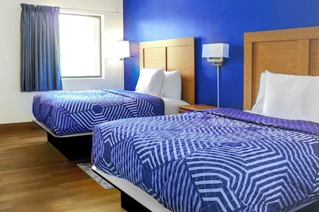 Basic Room, 2 Double Beds, Non-Smoking, Exterior Entry | Hypo-allergenic bedding, laptop workspace, free WiFi, bed sheets