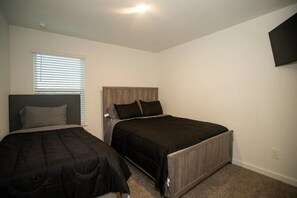 4 bedrooms, WiFi, bed sheets