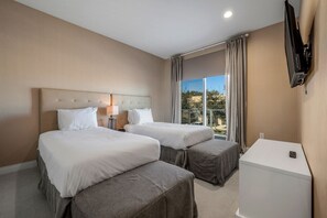 4 bedrooms, desk, iron/ironing board, travel cot