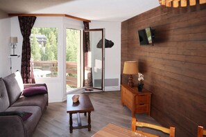 Unclassified image, 3 of 7, button - 4-person studio cabin with slope view (LES ORRES 1650)