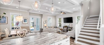 30A Gated Community ☀️ Golf Cart | 4 Bikes | *Heated & Chilled Pool ☀️ Beach Equipment