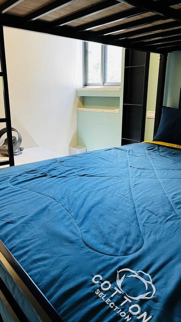 Chambre Confort, 1 chambre, vue partielle sur l'océan, vue mer | Bureau, espace de travail pour ordinateur portable, draps fournis