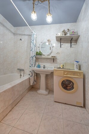 Douche, serviettes fournies
