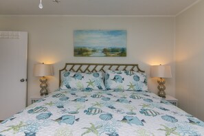 5 bedrooms, iron/ironing board, WiFi, bed sheets
