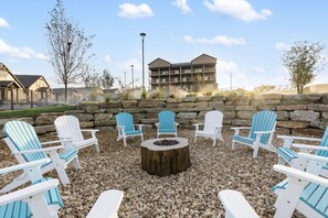 Property grounds - Private Hot Tub, Free Tickets, Near Silver Dollar City & Community Indoor Pool (Kimberling City)
