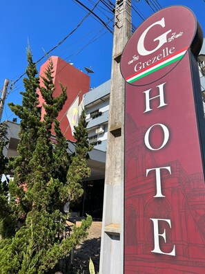 Exterior - HOTEL GREZELLE (Bituruna)