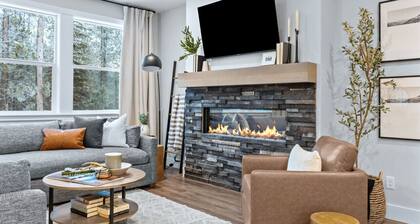 Newly Built Home with Hot Tub!