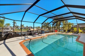 A heated pool - Villa Jen - Gulf Access heated pool home w/boat lift - SWFL Rentals (Cape Coral)