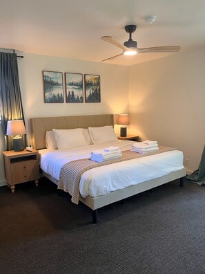 4 chambres, fer et planche à repasser, Wi-Fi gratuit, draps fournis