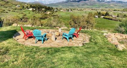 Cozy Ski Retreat w/HotTub and Majestic Views - Ski @ Park City, Powder or Basin