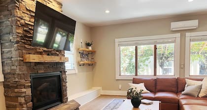 Cozy Ski Retreat w/HotTub and Majestic Views - Ski @ Park City, Powder or Basin