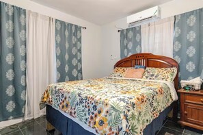 4 bedrooms, in-room safe, desk, iron/ironing board