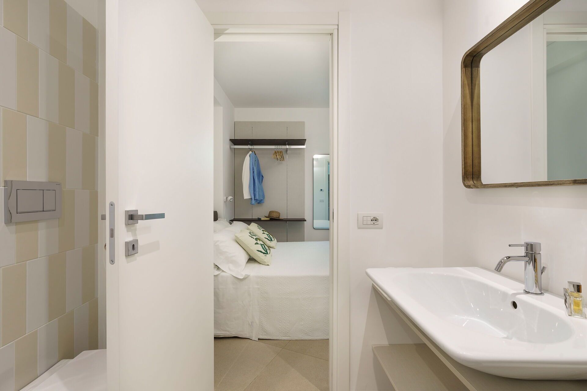 Autumn, Bathroom, Spring, Summer
