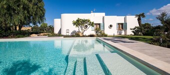 Wonderful private villa for 14 people with A/C, WIFI, private pool, TV, patio and panoramic view