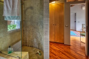 Dusche, Haartrockner, Bidet