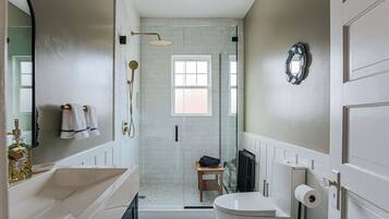 Shower, towels