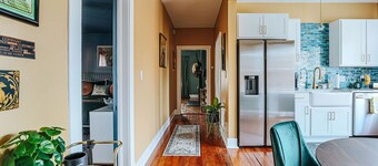 Downtown Luxe: Luxury Vintage + Downtown