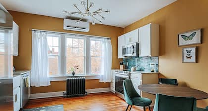 Downtown Luxe: Luxury Vintage + Downtown