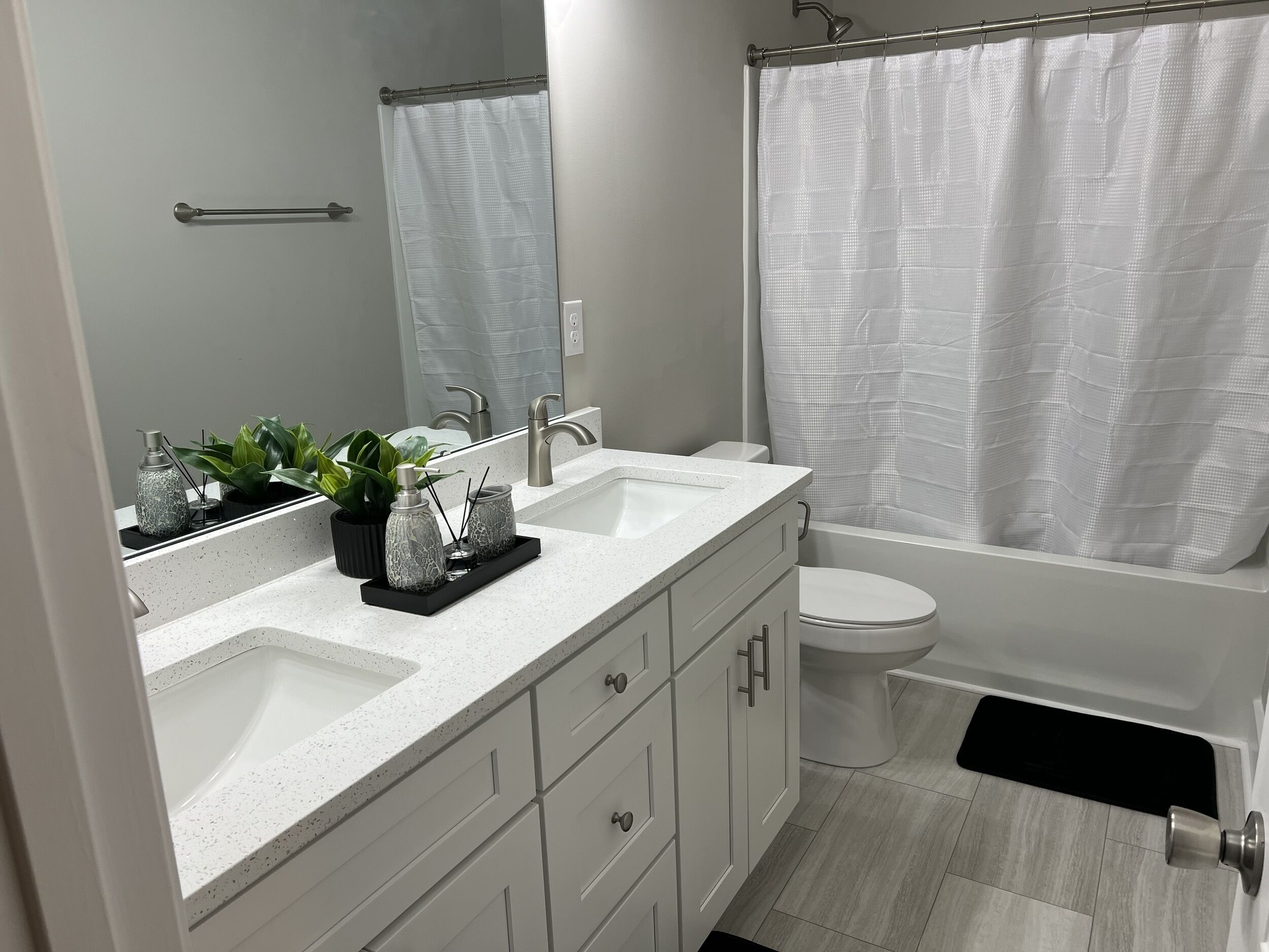 Towels, soap, shampoo, toilet paper