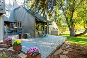 Terrace/patio - Private Hot Tub / Luxury Townhome on the 14th Hole at Park City Golf Course (Park City)