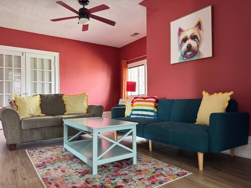 Birthday Suite / 1 BD/1BA Apt in Holiday House