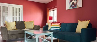 Birthday Suite / 1 BD/1BA Apt in Holiday House