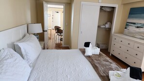 1 室のベッドルーム、アイロン / アイロン台、WiFi (無料)、ベッドシーツ