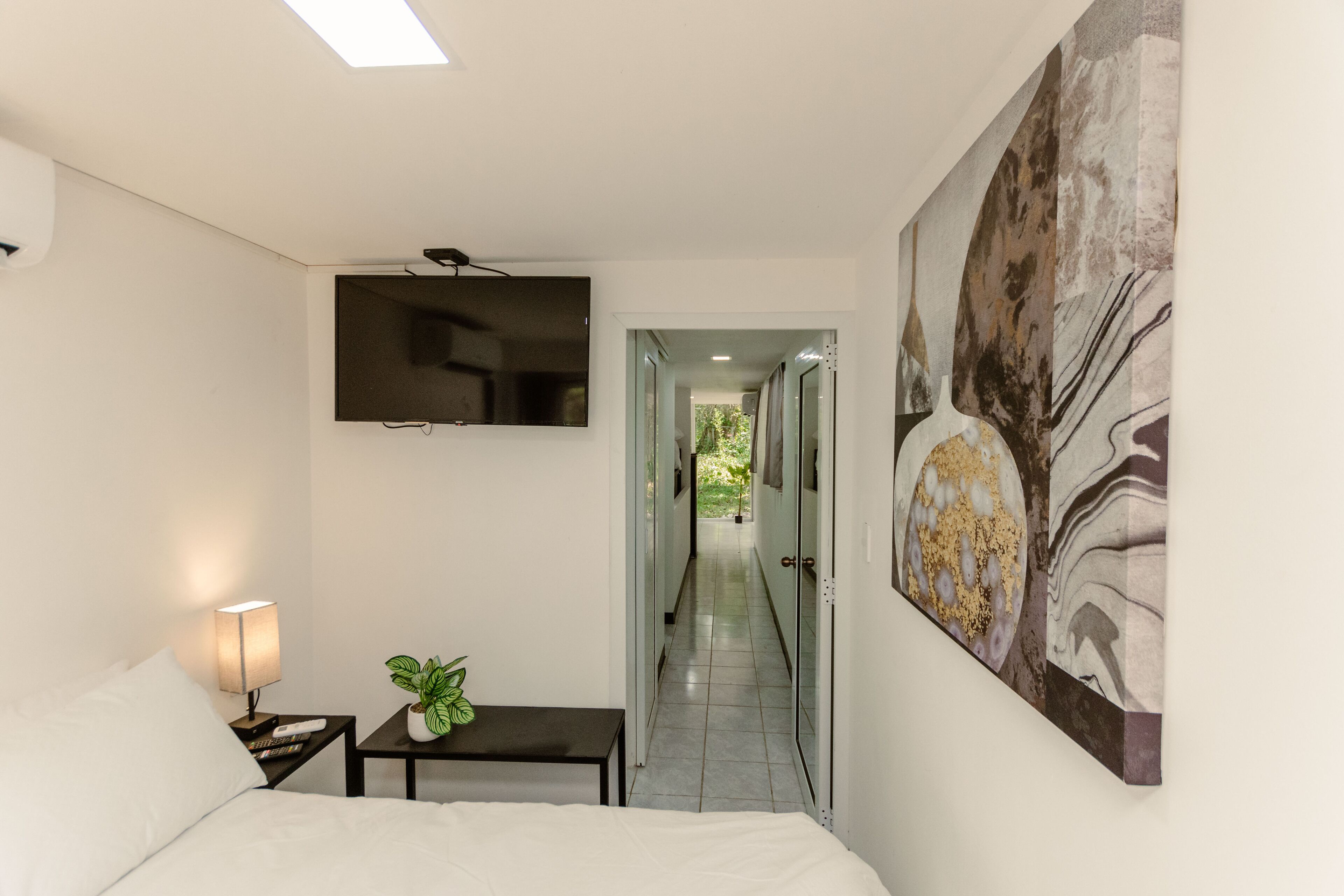 Departamento familiar, 2 habitaciones, vista a la montaña | Tabla de planchar con plancha y ropa de cama 