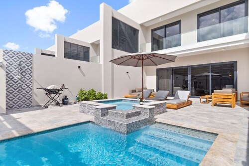 NEW Lux 4BR Villa w/ Private Pool & Walk to Beach