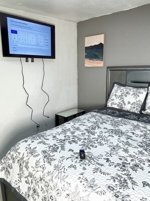 1 bedroom, iron/ironing board, WiFi, bed sheets - Amazing Cozy Studio Full Kitchen 1queen bed (Orlando)