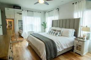 3 habitaciones, tabla de planchar con plancha, wifi y ropa de cama 