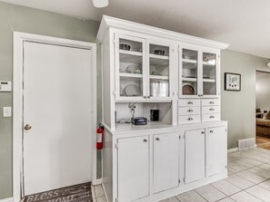 Interior - COZY 3 BEDROOM HOUSE NEAR WILL ROGERS INTERNATIONAL AIRPORT AND DOWNTOWN OKC (Oklahoma City)